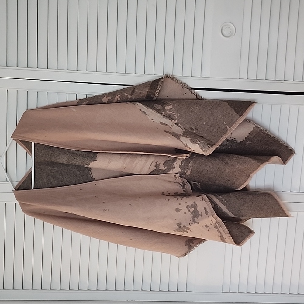 Cape or blanket wrap
